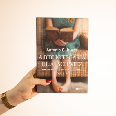 Segunda imagem do produto A Bibliotecária de Auschwitz | Antonio G. Iturbe