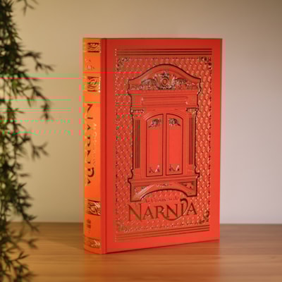 Segunda imagem do produto As Crônicas de Nárnia | Edição Comemorativa de 75 Anos| Capa Deluxe Com Jacket | C.S. Lewis