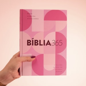 Segunda imagem do produto Bíblia 365 Rosa Feminina | NAA | Letra Grande | Capa Dura