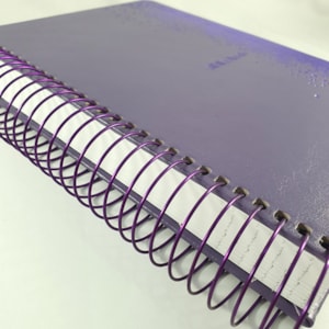 Segunda imagem do produto Bíblia Anote Slim Very Peri | NVT | Letra Normal | Com Espaço Para Anotações