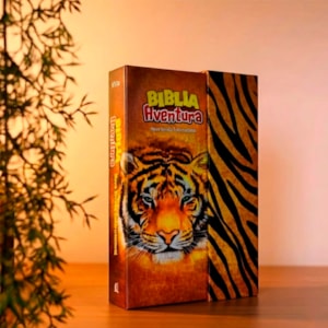 Segunda imagem do produto Bíblia Aventura Para Crianças | NVI | Leitura Perfeita | Capa Dura Tigre com Fechamento em Imã