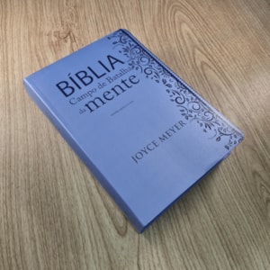 Bíblia Campo de Batalha da Mente | NVA | Letra Normal | Capa Luxo Azul