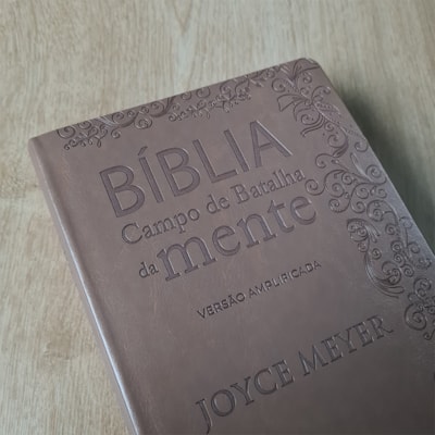 Segunda imagem do produto Bíblia Campo de Batalha da Mente | NVA | Letra Normal | Capa Luxo Marrom