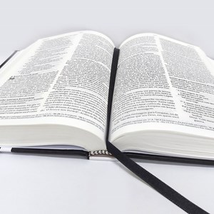 Bíblia Cross Equals Love Blue | NVT | Letra Normal | Capa Dura