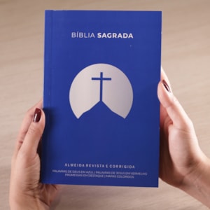 Segunda imagem do produto Bíblia Cruz Azul | ARC | Letra Maior | Harpa e Corinhos | Capa Brochura