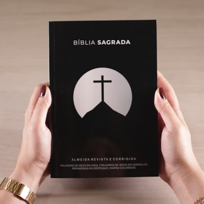 Segunda imagem do produto Bíblia Cruz Preta | ARC | Letra Maior | Harpa e Corinhos | Capa Brochura