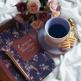 Segunda imagem do produto Bíblia da Mulher de Fé | NVI | Tecido