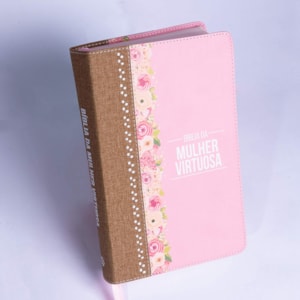 Segunda imagem do produto Bíblia da Mulher Virtuosa | ARC | Letra Normal | PU Luxo Rosê