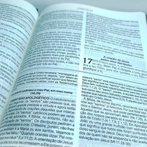 Bíblia de Estudo| Apologética com Apócrifos | Capa Luxo Azul Floral