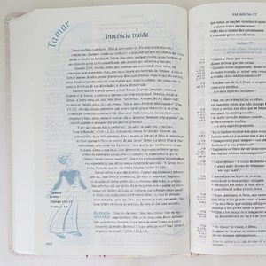 Bíblia de Estudo da Mulher de Fé | NVI Letra Normal | Branca Florida