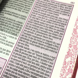 Bíblia de Estudo da Mulher Sábia | ARC | Harpa Avivada | Capa Pink