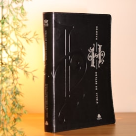 Segunda imagem do produto Bíblia de Estudo Hagnos | King James | Capa Luxo Preta