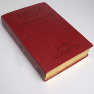 Segunda imagem do produto Bíblia De Estudo Joyce Meyer | NVI | Letra Grande | Capa Luxo Vermelha