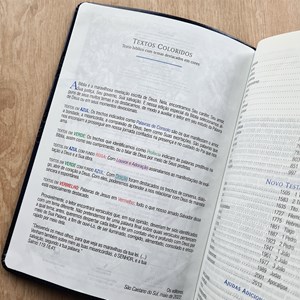 Bíblia de Estudo King James Atualizada | 1611 | Letra Normal | Capa Luxo Preta