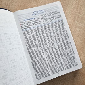 Bíblia de Estudo King James Atualizada | 1611 | Letra Normal | Capa Luxo Preta