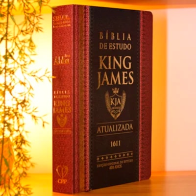 Segunda imagem do produto Bíblia de Estudo King James Atualizada | Hipergigante | Full Collor | Capa Dura