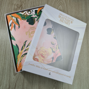 Segunda imagem do produto Bíblia de Estudo Matthew Henry | ARC | Letra Normal | Capa Luxo Floral