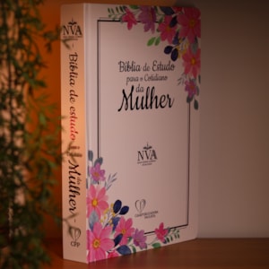 Segunda imagem do produto Bíblia de Estudo Para o Cotidiano da Mulher | NVA | Full Collor | Capa Dura Branca