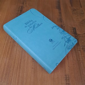 Bíblia de Estudos da Mulher | NVT | Letra Normal | Capa Luxo Azul
