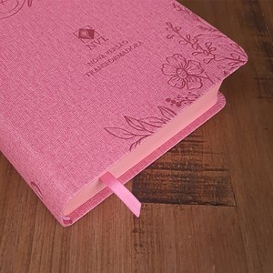 Bíblia de Estudos da Mulher | NVT | Letra Normal | Capa Luxo Rosa