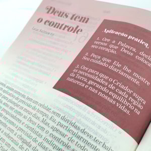 Segunda imagem do produto Bíblia de Toda Mulher | NAA | Capa Luxo Floral