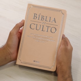 Segunda imagem do produto Bíblia do Culto com Harpa Cristã e Corinhos | ARC | Letras Gigante | Capa Luxo Rosa Clássica
