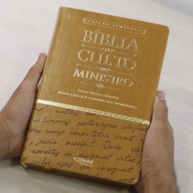 Segunda imagem do produto Bíblia do Culto do Ministro com Harpa Cristã e Corinhos | ARC | Letras ExtraGigante | Capa Luxo Marrom