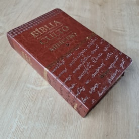 Segunda imagem do produto Bíblia do Culto do Ministro com Harpa Cristã e Corinhos | ARC | Letras Maiores | Capa Luxo Marrom