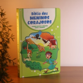 Segunda imagem do produto Bíblia dos Meninos Corajosos | ARC | Harpa Avivada e Corinhos | Capa Dura Verde