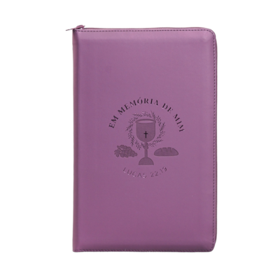Segunda imagem do produto Bíblia Em Memória de Mim com Zìper | NVI | Letra Normal | Couro Soft Roxo