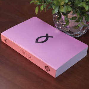 Segunda imagem do produto Bíblia Flexível Peixe | NVI | Capa Rosa