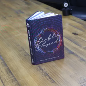 Segunda imagem do produto Biblia Flores Coroa Neon | NAA | Letra Normal | Capa Dura