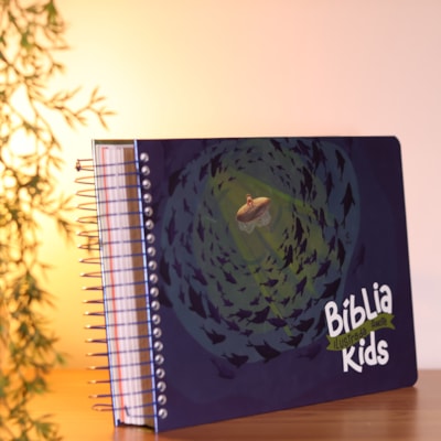 Segunda imagem do produto Bíblia Ilustrada Anote Kids | NVT | Capa Dura Peixinhos
