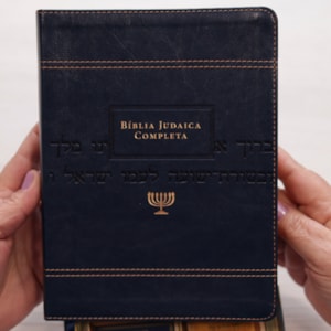 Segunda imagem do produto Bíblia Judaica Completa | Letra Normal | Capa Luxo Azul