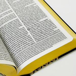 Bíblia King James Atualizada | KJA | Letra Hipergigante | Capa Preto e Vinho