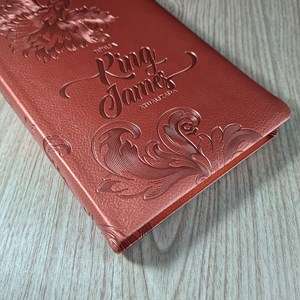 Bíblia King James Atualizada Slim | KJA | Letra Normal | Capa Luxo Bronze