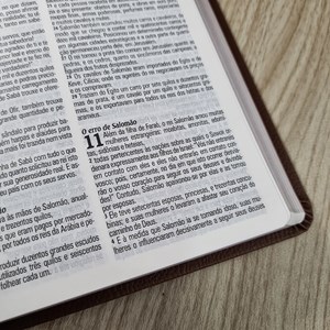 Bíblia King James Atualizada Slim | KJA | Letra Normal | Capa Luxo Marrom