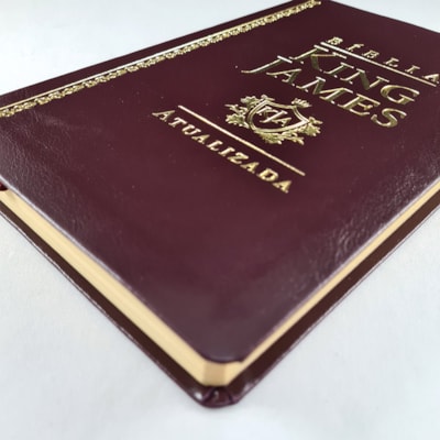 Segunda imagem do produto Bíblia King James Atualizada Slim | KJA | Vinho