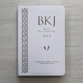 Segunda imagem do produto Bíblia King James Fiel 1611 | Concordância e Pilcrows | Capa Luxo Branca