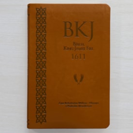 Segunda imagem do produto Bíblia King James Fiel 1611 | Concordância e Pilcrows | Capa Luxo Caramelo