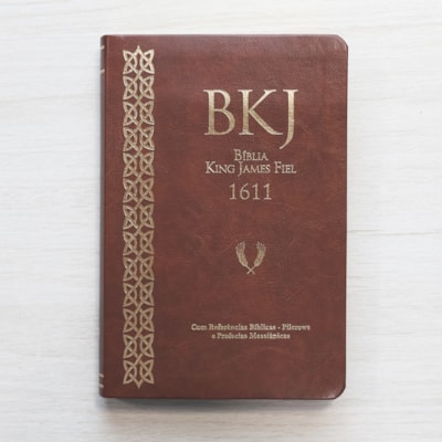 Segunda imagem do produto Bíblia King James Fiel 1611 | Concordância e Pilcrows | Capa Luxo Marrom
