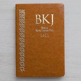 Segunda imagem do produto Bíblia King James Fiel 1611 | Ultrafina Slim | Capa  Castanha