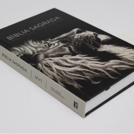 Segunda imagem do produto Bíblia Lion Head | NVT | Letra Normal | Capa Dura