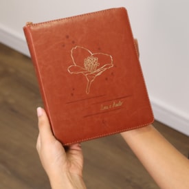 Segunda imagem do produto Biblia NVT Leia e Anote | Florecendo em Fé | Capa Luxo Zíper Caramelo