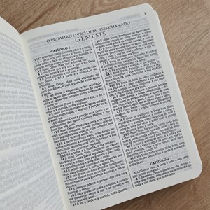 Bíblia Sagrada | ACF | Letra Média | Capa Semi Luxo Branca