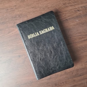 Segunda imagem do produto Bíblia Sagrada | ACF | Letra Normal | Capa Preto Luxo