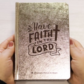 Segunda imagem do produto Bíblia Sagrada | ARA | Letra Grande | Capa Cristal Dourado Fosco