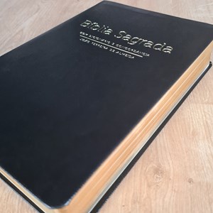 Bíblia Sagrada - Letra Extra Gigante. Capa Preta