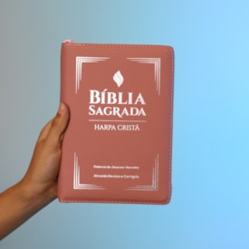 Segunda imagem do produto Bíblia Sagrada | ARC | Letra Grande | PJV |  PU Zíper Harpa Cristã Rosa Claro