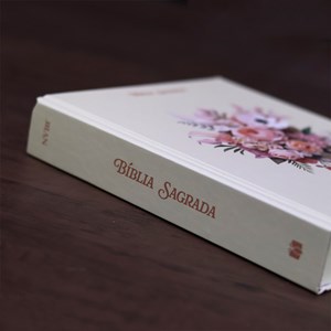 Bíblia Sagrada Buque de Flores | NVI | Com Espaço para Anotações | Capa Dura
